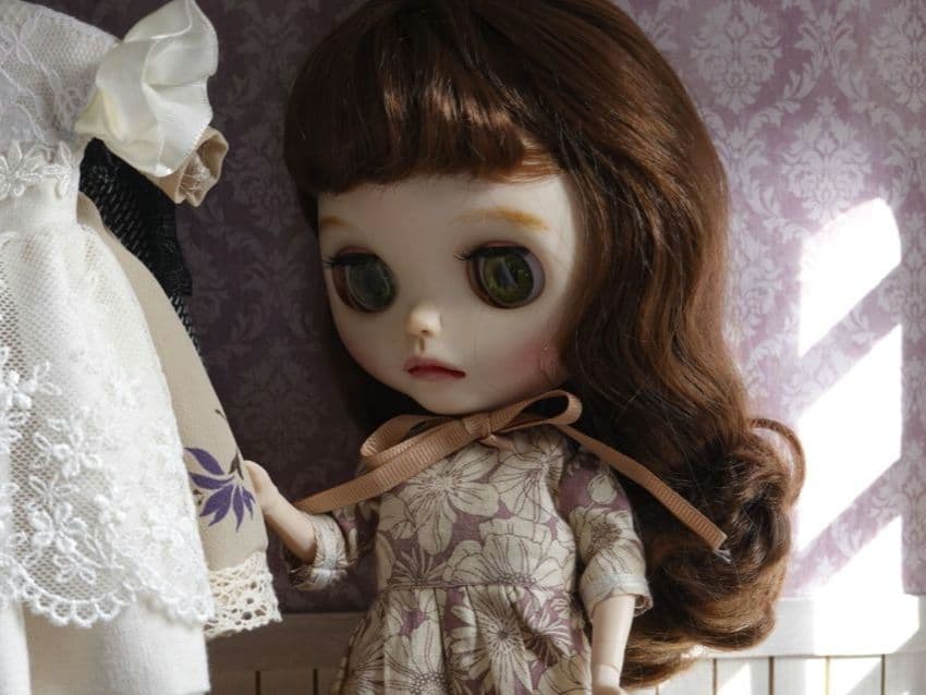 ブライスリカちゃんカスタムアイシードールBOX形ドールハウス背景