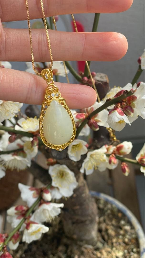 天然石 和田玉 白玉 ネックレス 鑑定書付 - メルカリ