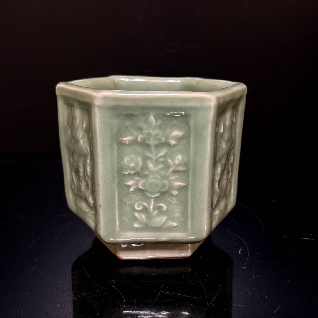 時代 三田焼 青磁 六角窓絵陽刻花龍図 火入 香炉 茶道具 - メルカリ