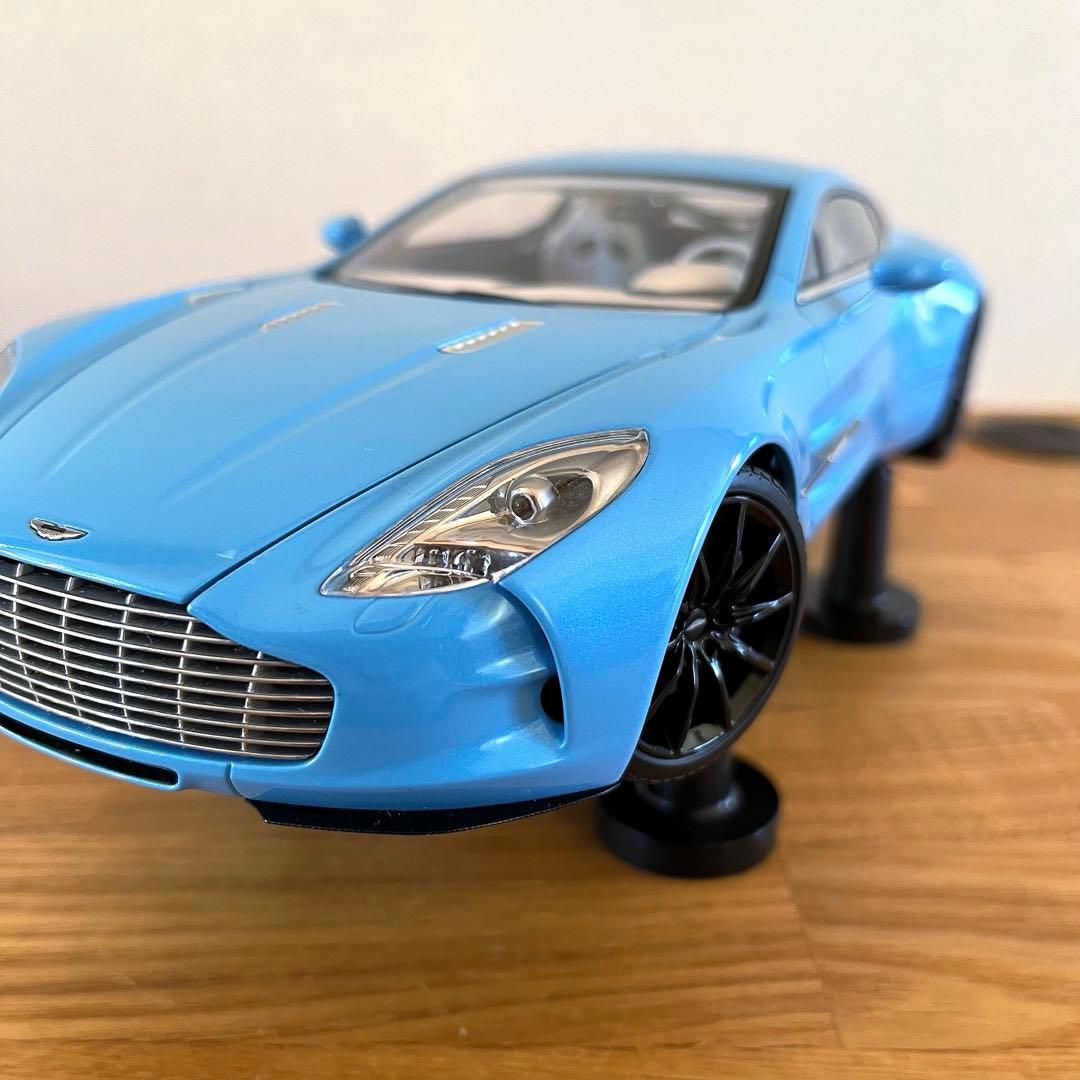 【ミニカー 美品】オートアート 1/18 アストンマーチン ONE-77