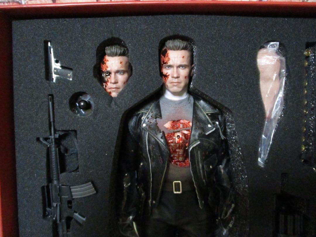 ホットトイズ ターミネーター2 T-800（バトルダメージ 2.0）