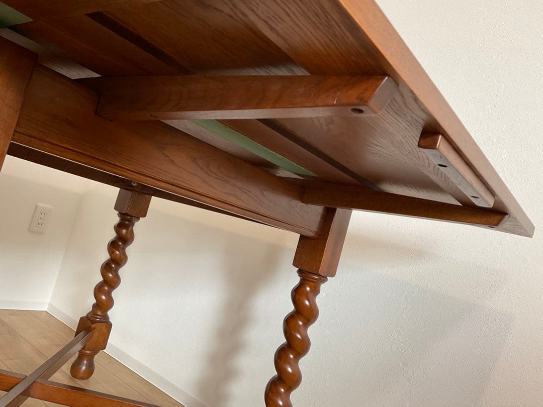 ドローリーフテーブル　ドロップリーフテーブル　ツイストレッグ