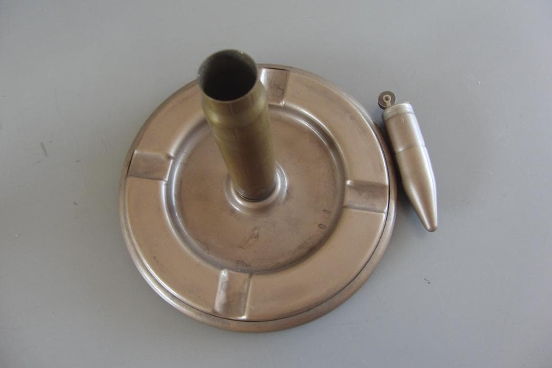 ヴィンテージ第二次世界大戦記念砲弾型オイルライター（灰皿付き）