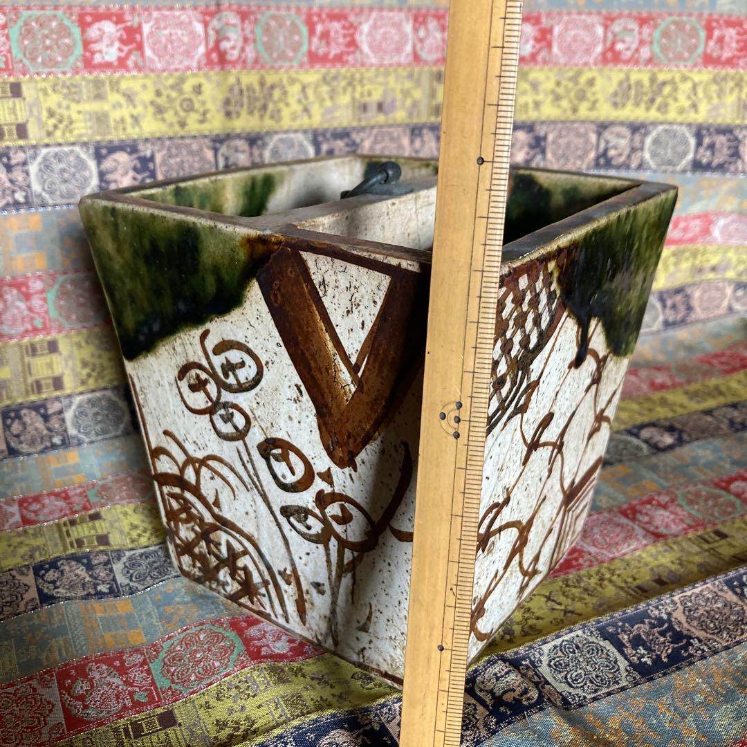 江戸時代　織部　花瓶　井戸桶に似せた花器　12.7×12.6×10cm 箱なし