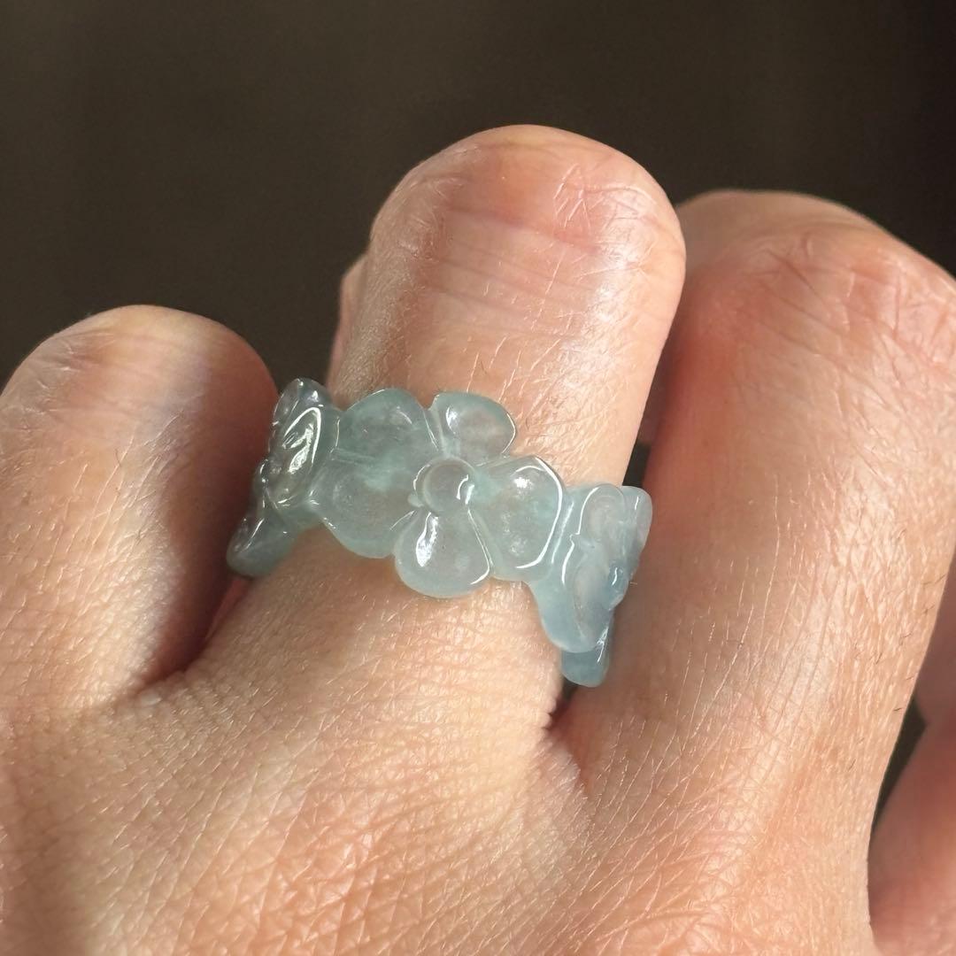グアテマラ産天然本翡翠　A貨氷種　くり抜きリング　梅の花彫り　12.5号