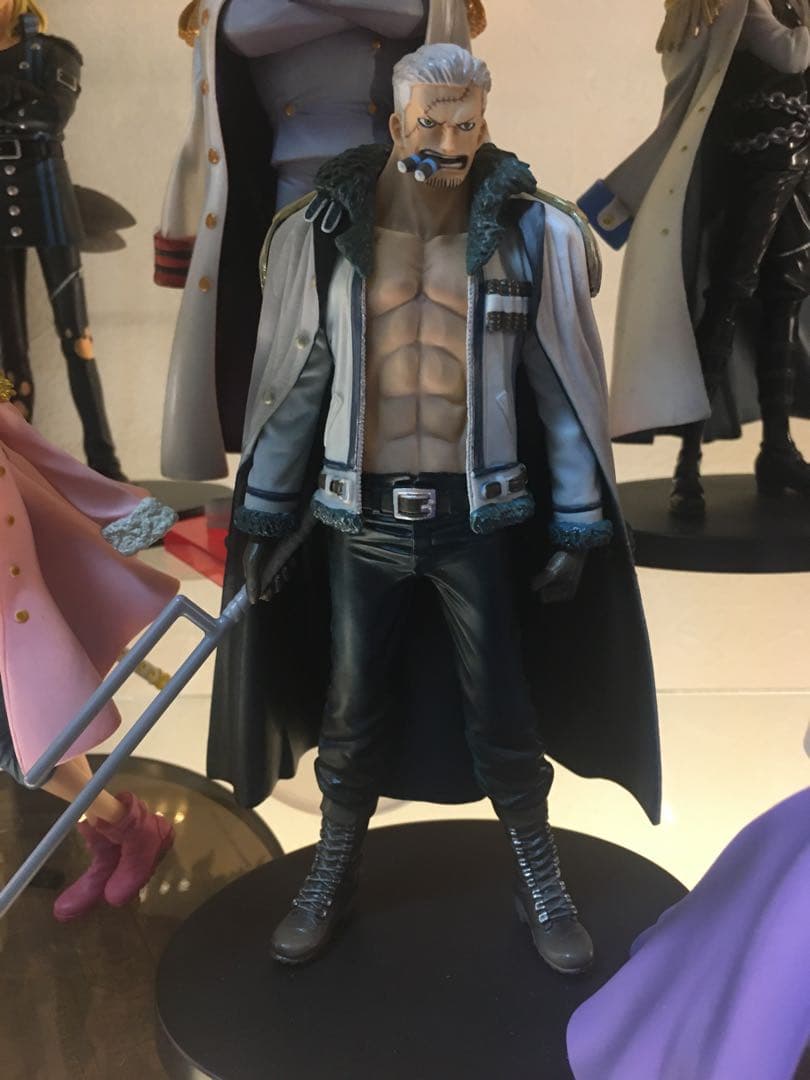 ワンピース 海軍フィギュア11体まとめ売り 黄猿、赤犬、緑牛、センゴク