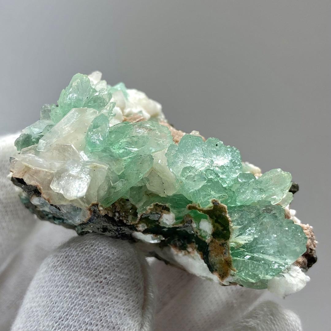 グリーンアポフィライト スティルバイト 魚眼石 原石 鉱物標本 天然石