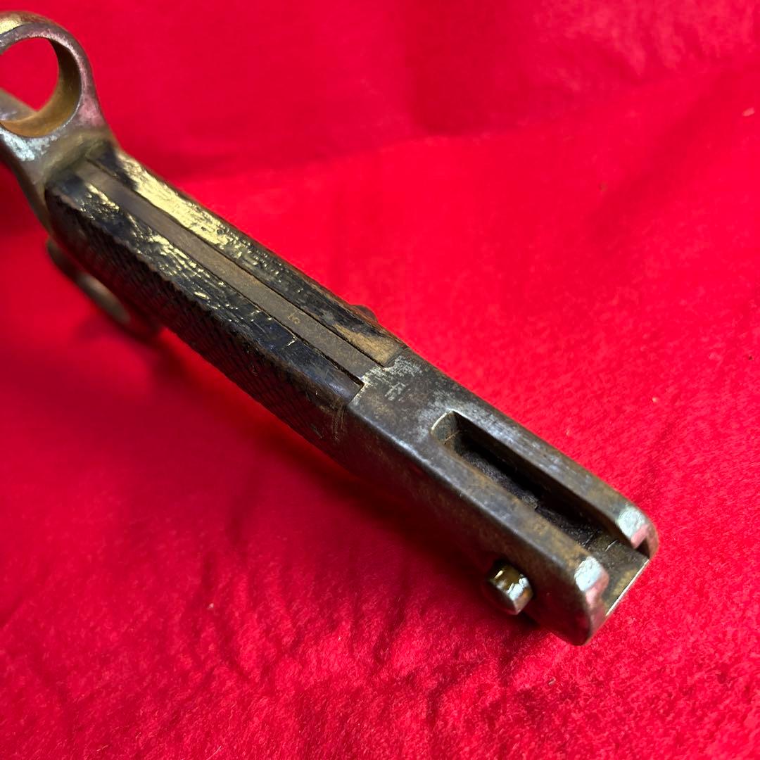 旧日本軍 銃剣 実物 菊紋 刻印 切断 刃引き 済み 大型 付剣装置動作