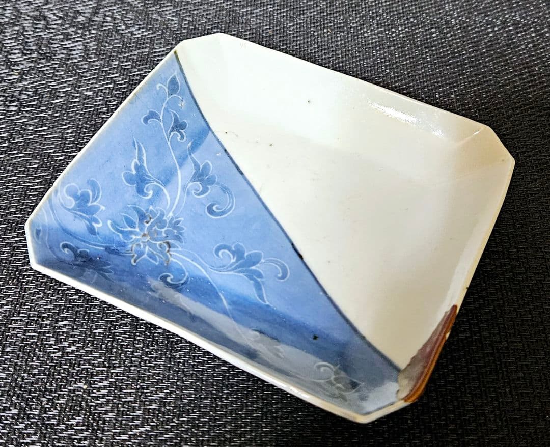 名品古伊万里❗03】江戸時代前期 藍九谷 方身代り 墨弾き技法 花