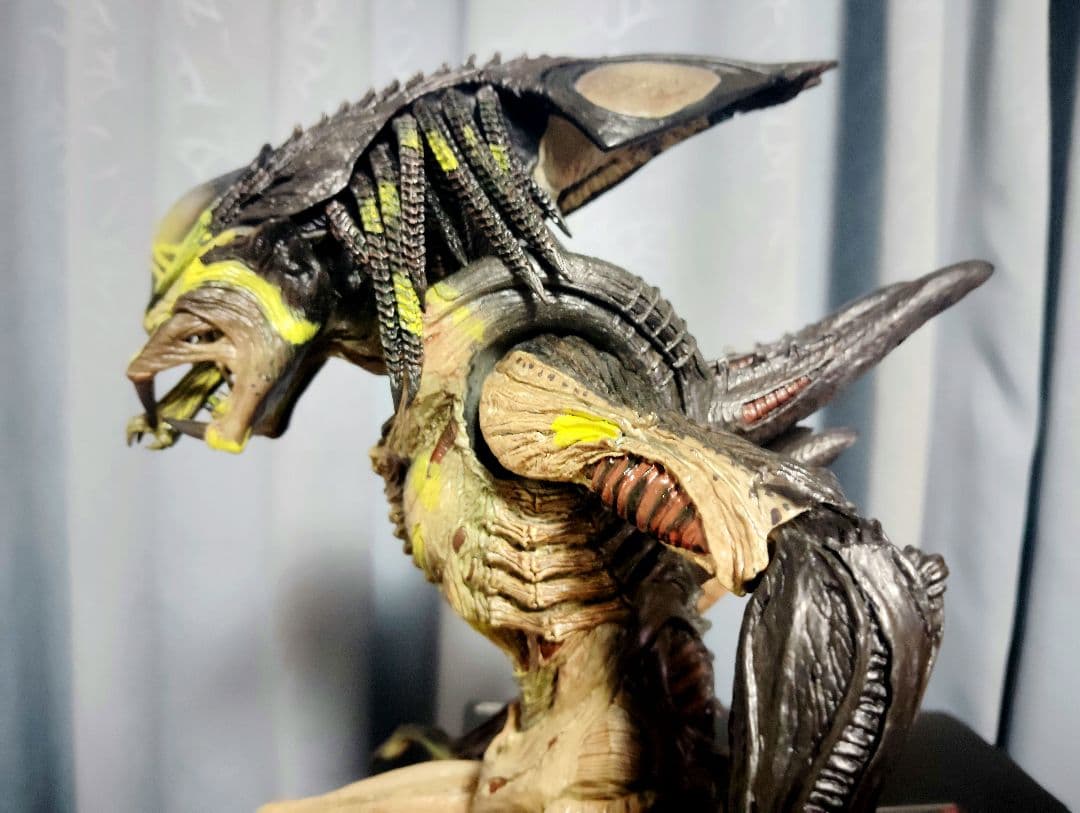 2008.HOTTOYS.MM#074“AVP2 Predalien”