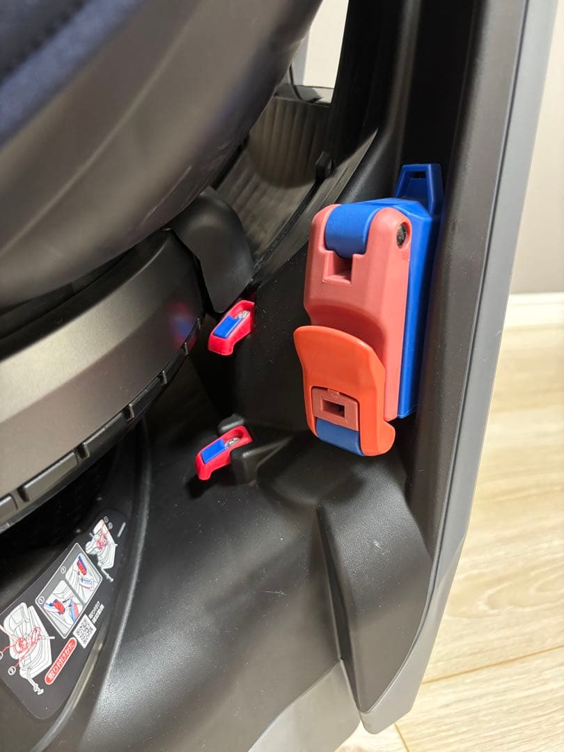 美品　Combi チャイルドシート ネイビー