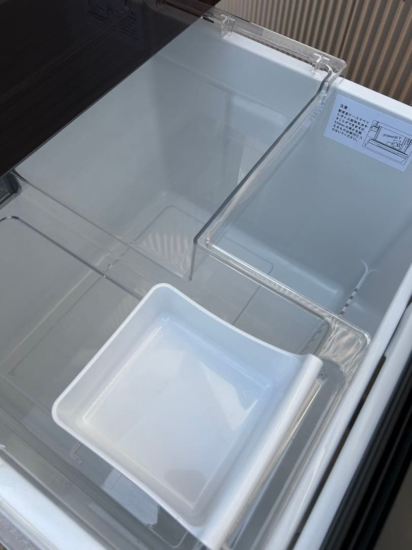 Hisense 3ドア冷蔵庫　HR-G2801BR