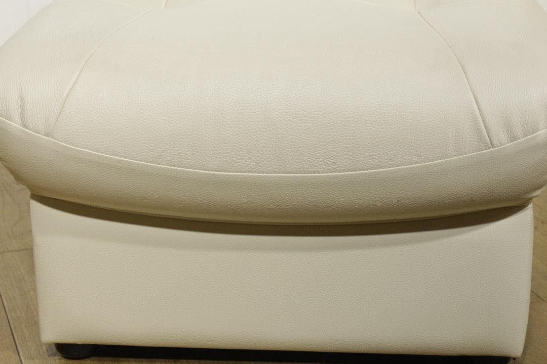 ラ*ー様 カリモク★CHITANO★オットマン★スツール★Z12126Z922★