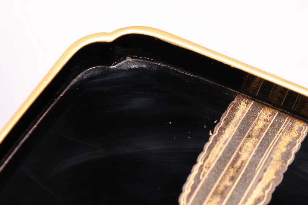 古い木製漆器 鶴図 金蒔絵 朱塗三ッ盃 盃台 天然木 日の出 杯 【MA619】