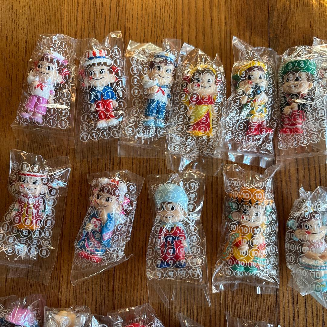 お値下げしました！ミニミニペコちゃん　マスコット　キーホルダー 35個セット