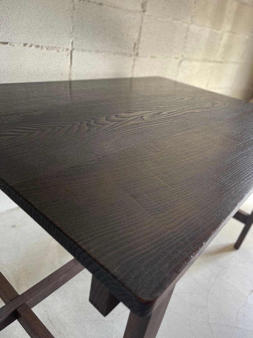 杉浮造り　ダイニングテーブル　作業台　展示台　什器　天板無垢材　濃茶色