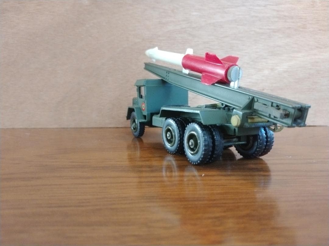 SOLIDOロケットランチャー軍用トラック201