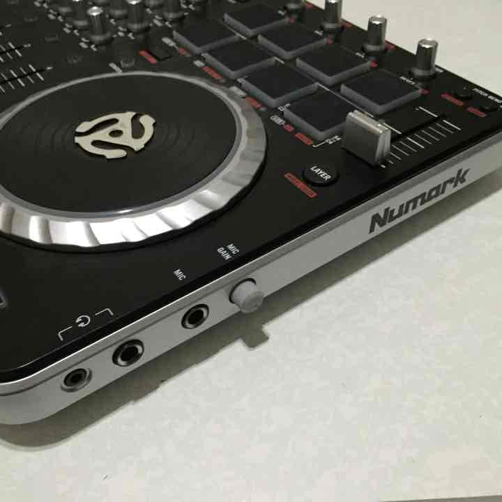 NUMARK MIXTRACK QUAD Numark MIX TRACK QUAD 4ch DJコントローラー