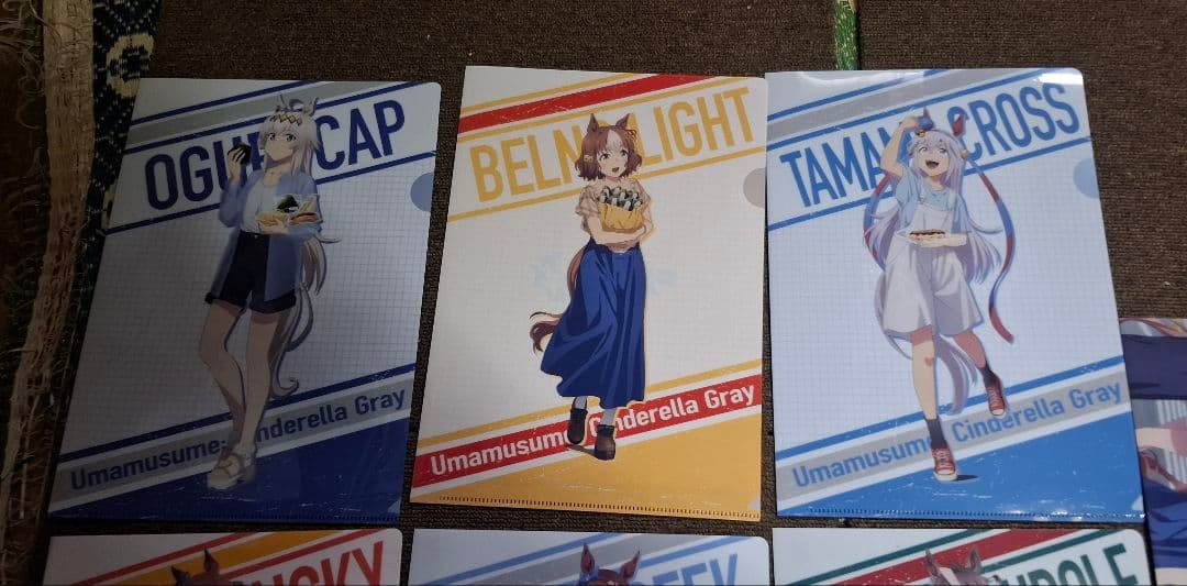 ウマ娘 公式応援タオル4枚とクッションとうちわとクリアファイル7枚とフィギュア