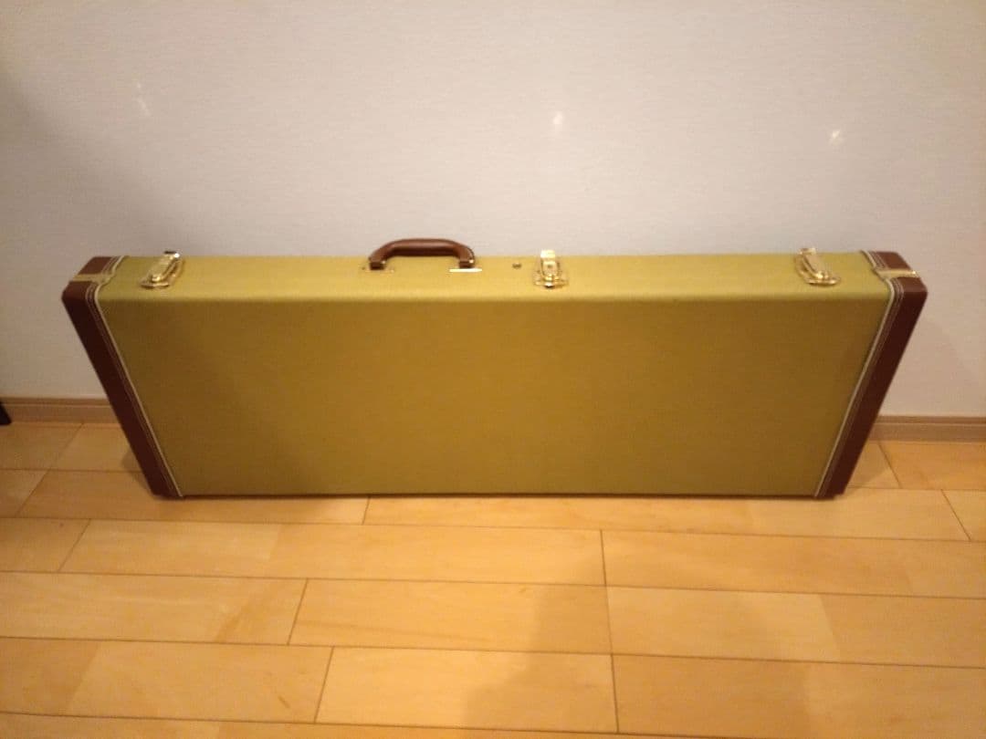 フェンダージャパン ハードケース付 ST62-TX 3TS ストラップおまけ付