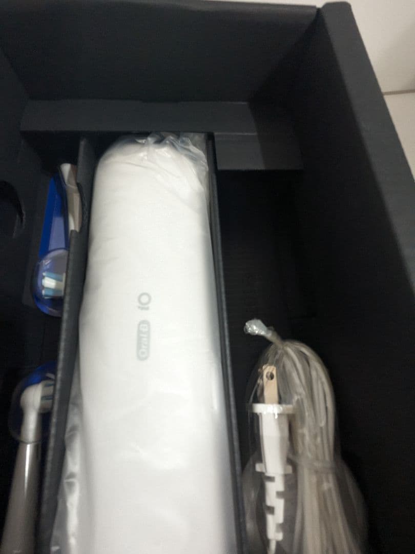 未使用　Braun ブラウン オーラルB 電動歯ブラシ iOM9.2I1.1BW