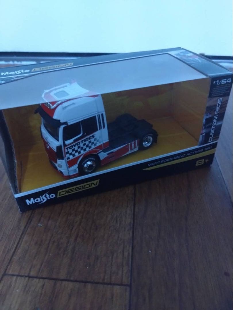 ベンツ1/64　DD-modelsトレーラー　トミカ5台セット