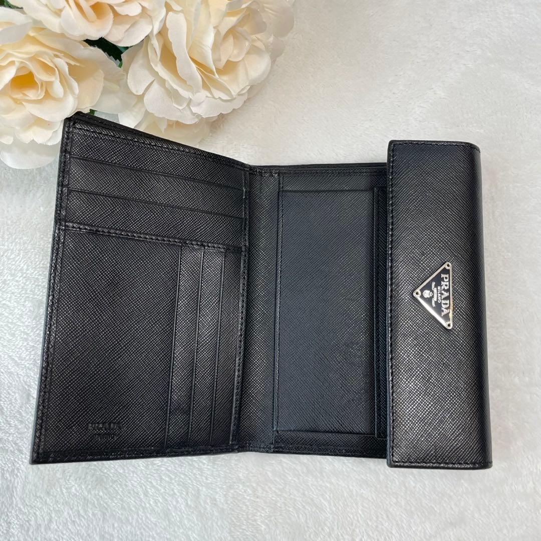 Li専用　PRADA 三つ折り財布 ブラック　サフィアーノレザー　三角