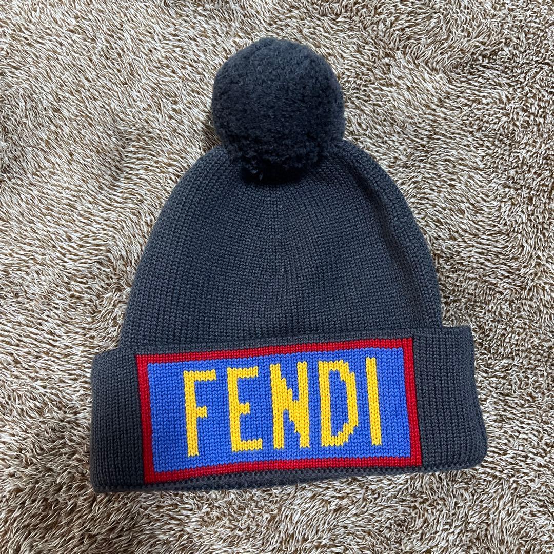 FENDI フェンディ DSMロゴニット帽 グレー FXQ053 A0XP TU - メルカリ