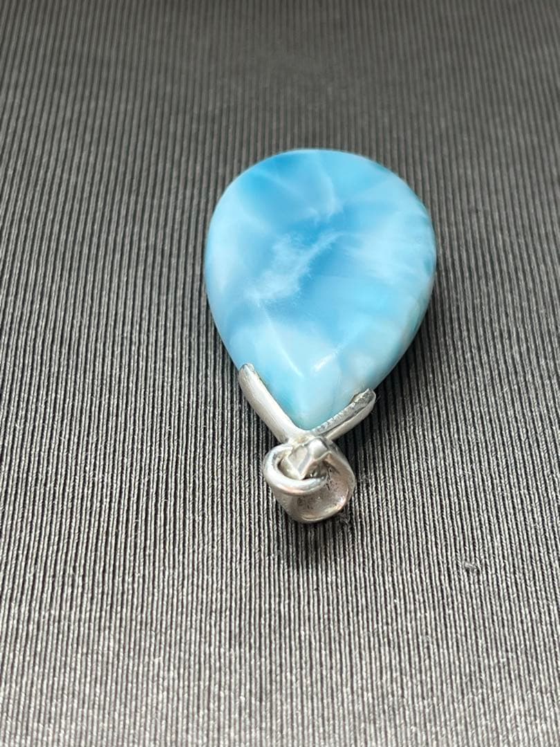天然石☆品質良し！ラリマーしずく型ペンダントトップ☆透けるブルー