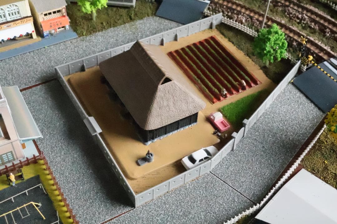 Nゲージ自作ジオラマ　トミックス線路　田舎の駅、風景　複線走行可
