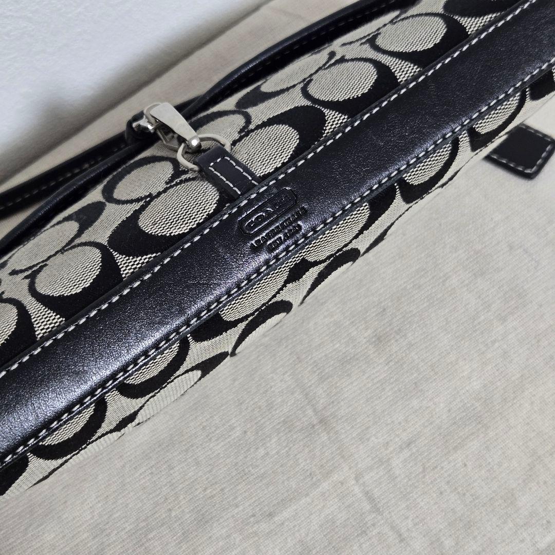 COACHアクセサリーポーチ シグネチャー柄キャンバス 　コーチワンショルダー