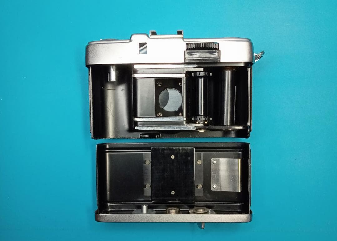 希少 / 初代片耳 / 動作品 Olympus Pen