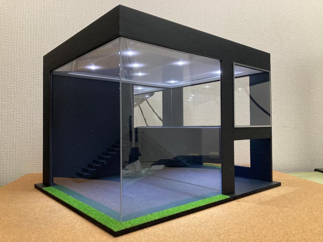 モデルカー用ジオラマ：1/24 ショールーム＆ガレージⅣ（吹き抜け2階タイプ）