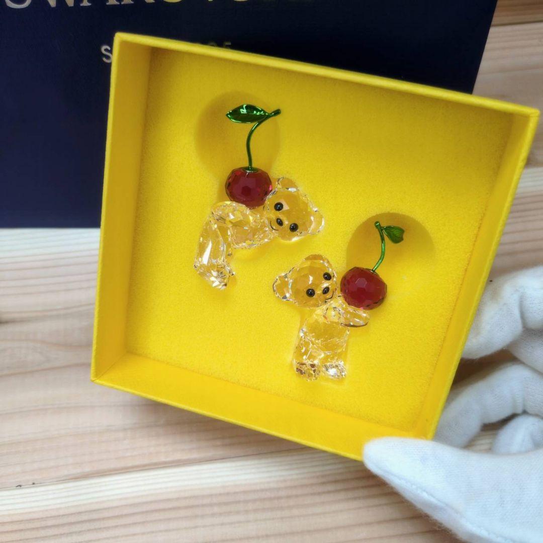 最終価格　新品 スワロフスキー Krisベア チェリー カップル 5675393