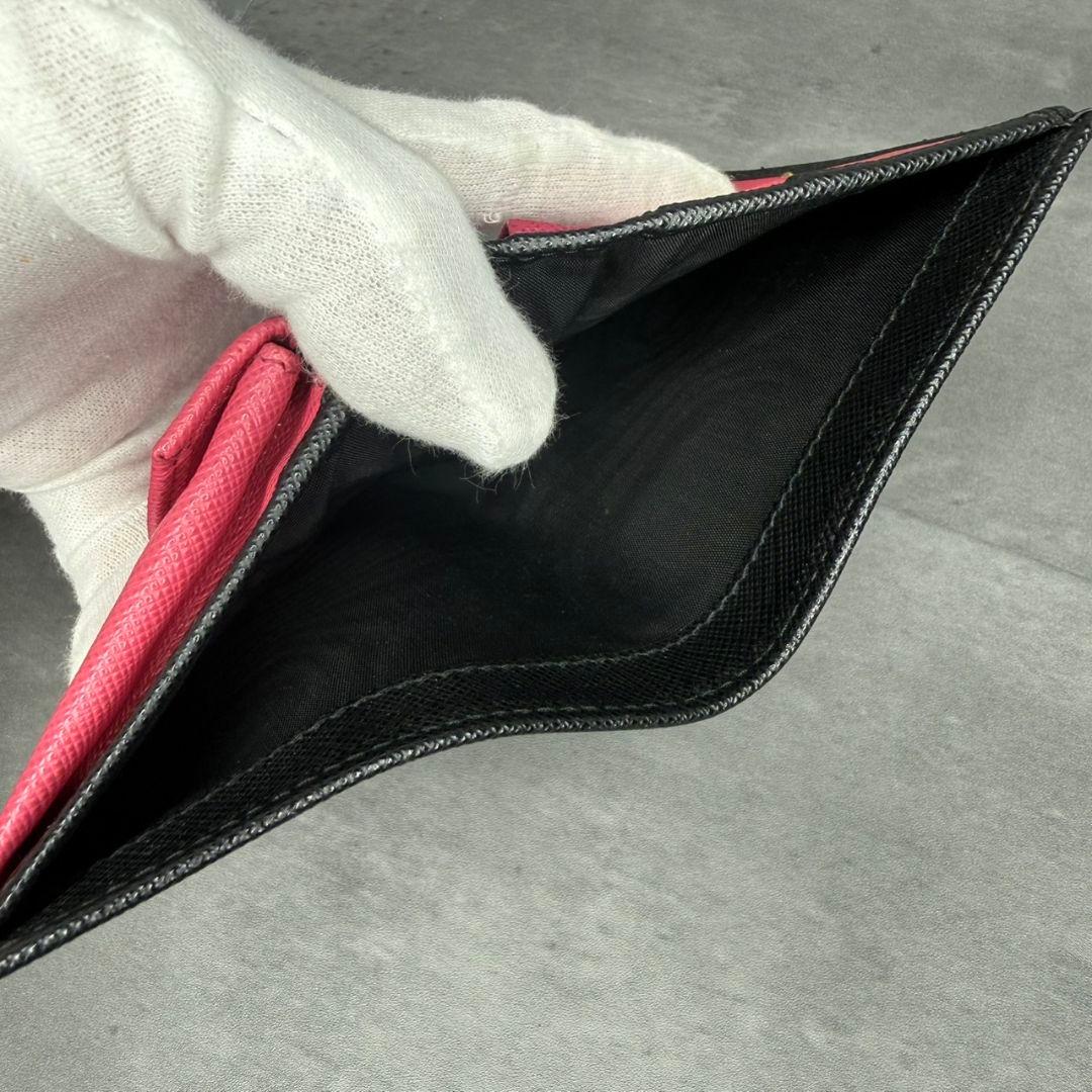 RFID搭載】PRADA サフィアーノレザー 二つ折り財布 マルチカラー 黒