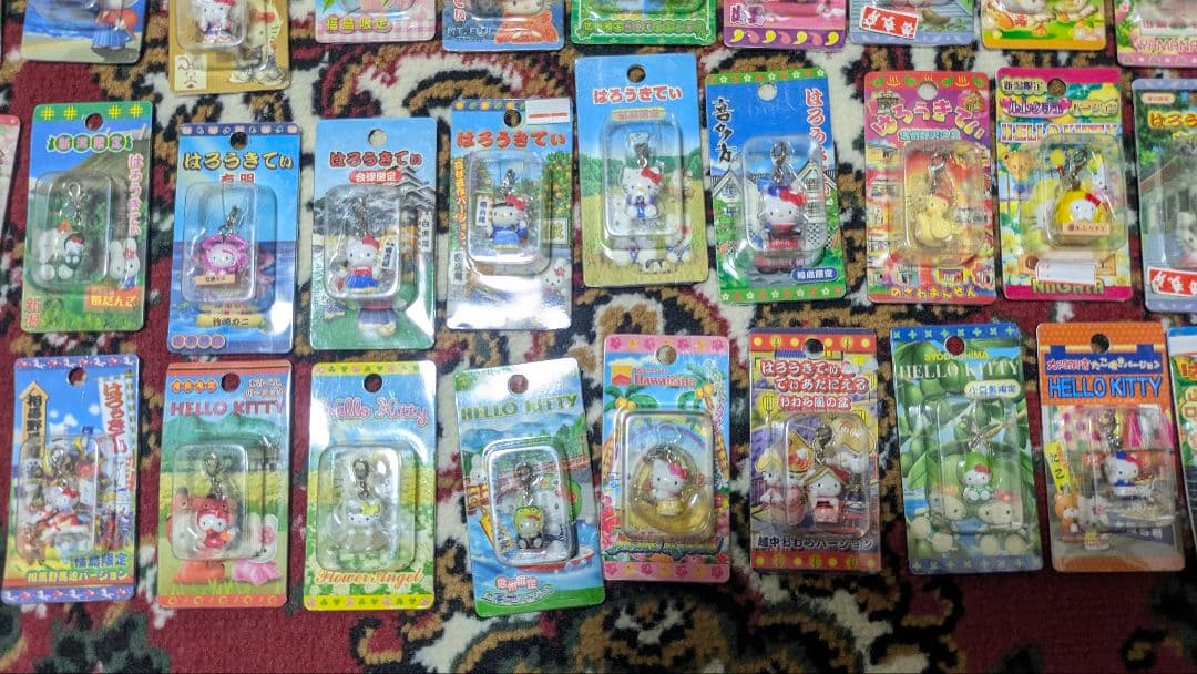 ご当地キティーチャーム70個セット　ハローキティー