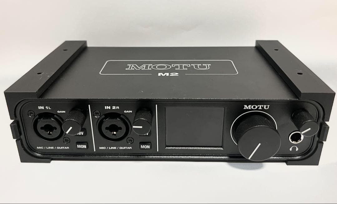 MOTU M2/M4 専用デスクマウントブラケット - メルカリ