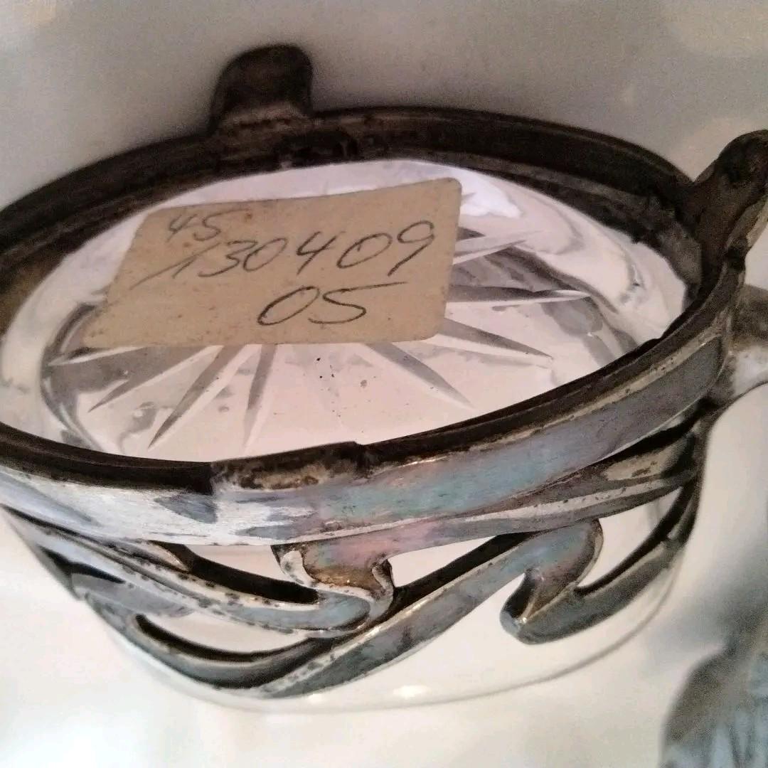 匿名配送、おまとめ購入歓迎、女神の、塩入れ。アンテイーク。テ一ブル