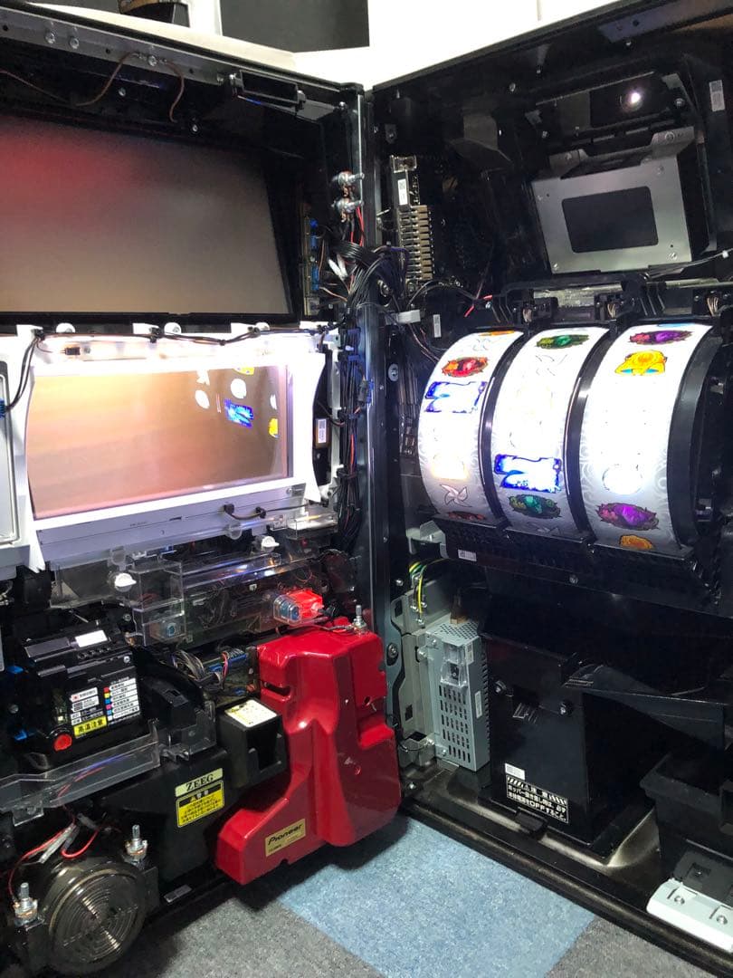 ⚠︎説明文必読⚠︎ パチスロ 甲鉄城のカバネリ 実機+鍵等付属