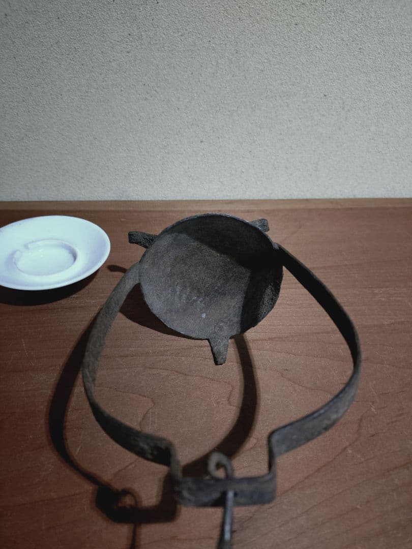 鉄製 吊るし灯火器 花器 花入れ 古道具 古民具 燭台 行燈 行火