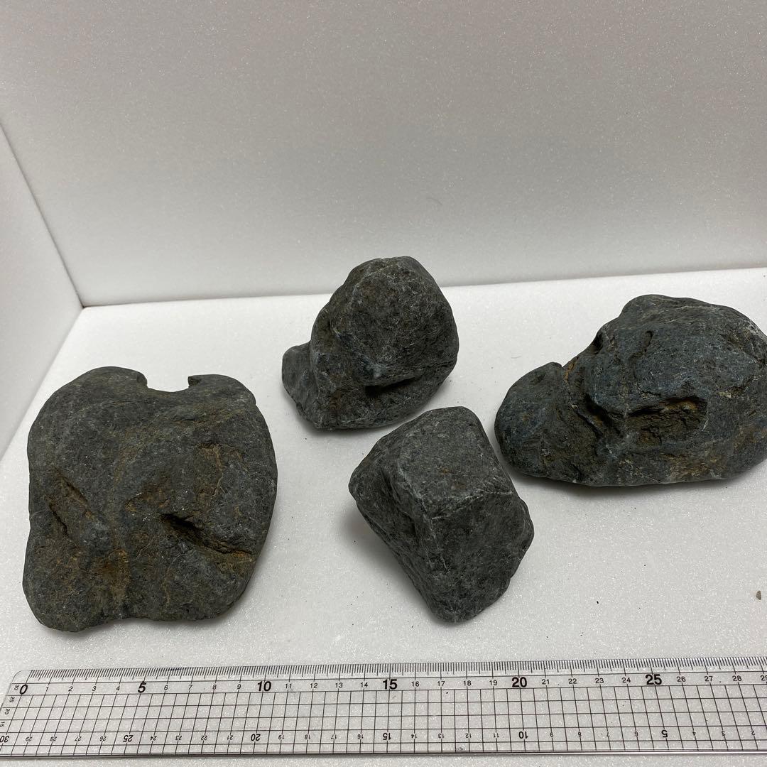 八海石 レイアウトセット ④ 八海石 天然黒石 6個セット 水槽用
