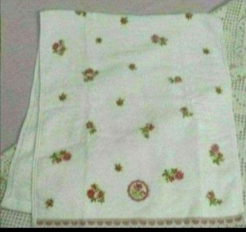 1761:ご成約予定品♥薔薇・イマン好き!　薔薇のフェイスタオル　新品・未使用