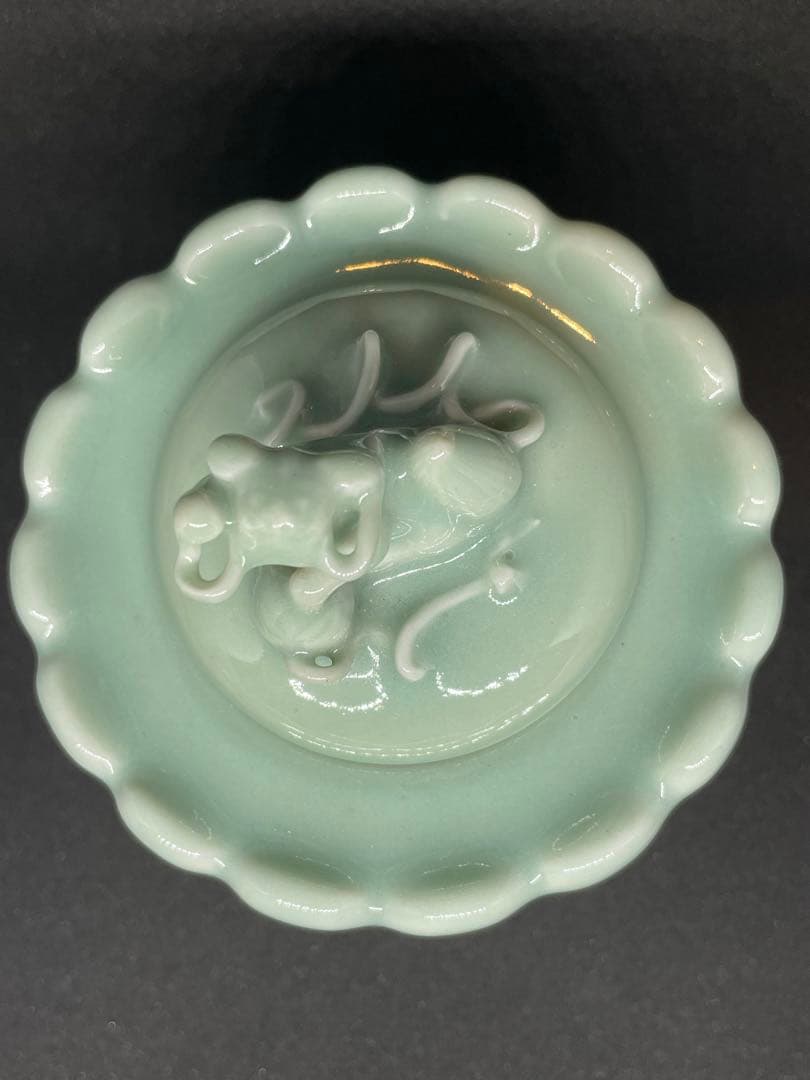 真葛香山作　青磁釉　菊花形供蓋付