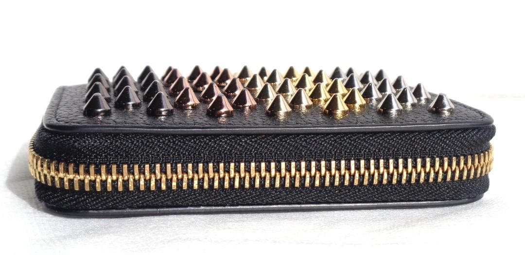 Christian Louboutin スパイク パネトーネ ケース 財布