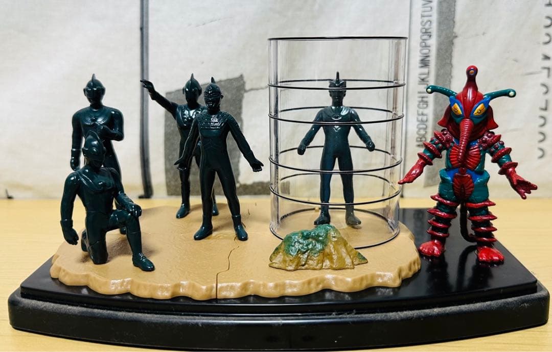 ウルトラ5兄弟ブロンズ像 ヒッポリト星人 - メルカリ