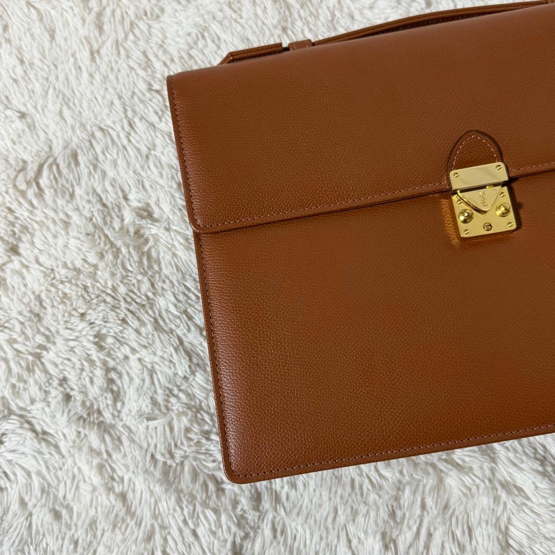 ⭐️未使用品⭐️　イヴサンローラン　カサンドラ　ブリーフケース　フラップ　レザー