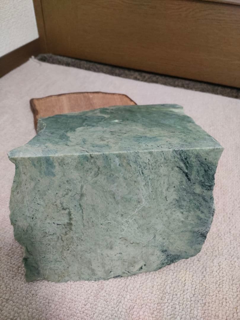 大型逸品！【日高翡翠】極上17kg 原石 鑑賞石 天然石 標本石 国産鉱物