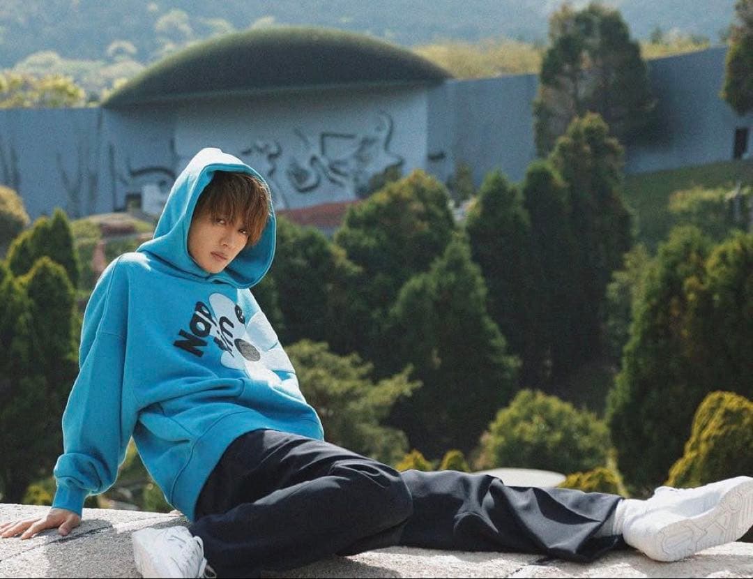 ナップタイム naptime. Nissy 西島隆弘 スウェット パーカー 青 - メルカリ