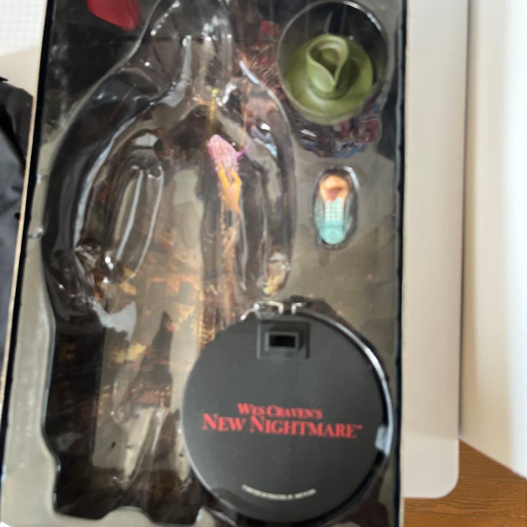 エルム街の悪夢　フレディ　サイドシヨウトイ製　　2004年