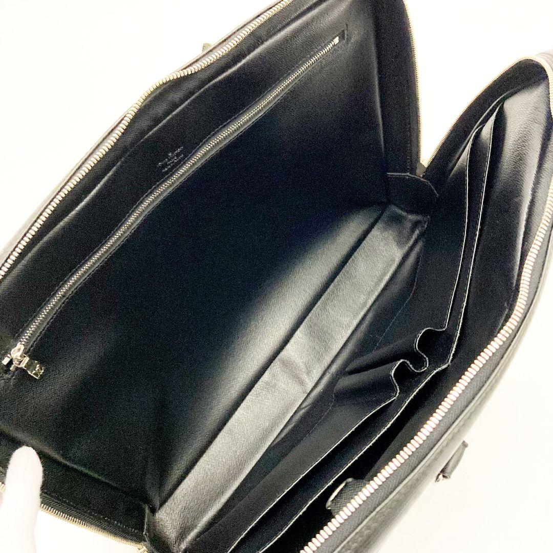 正規品 ルイヴィトン エピ ポルトドキュマン ヴォワヤージュ ビジネスバッグ